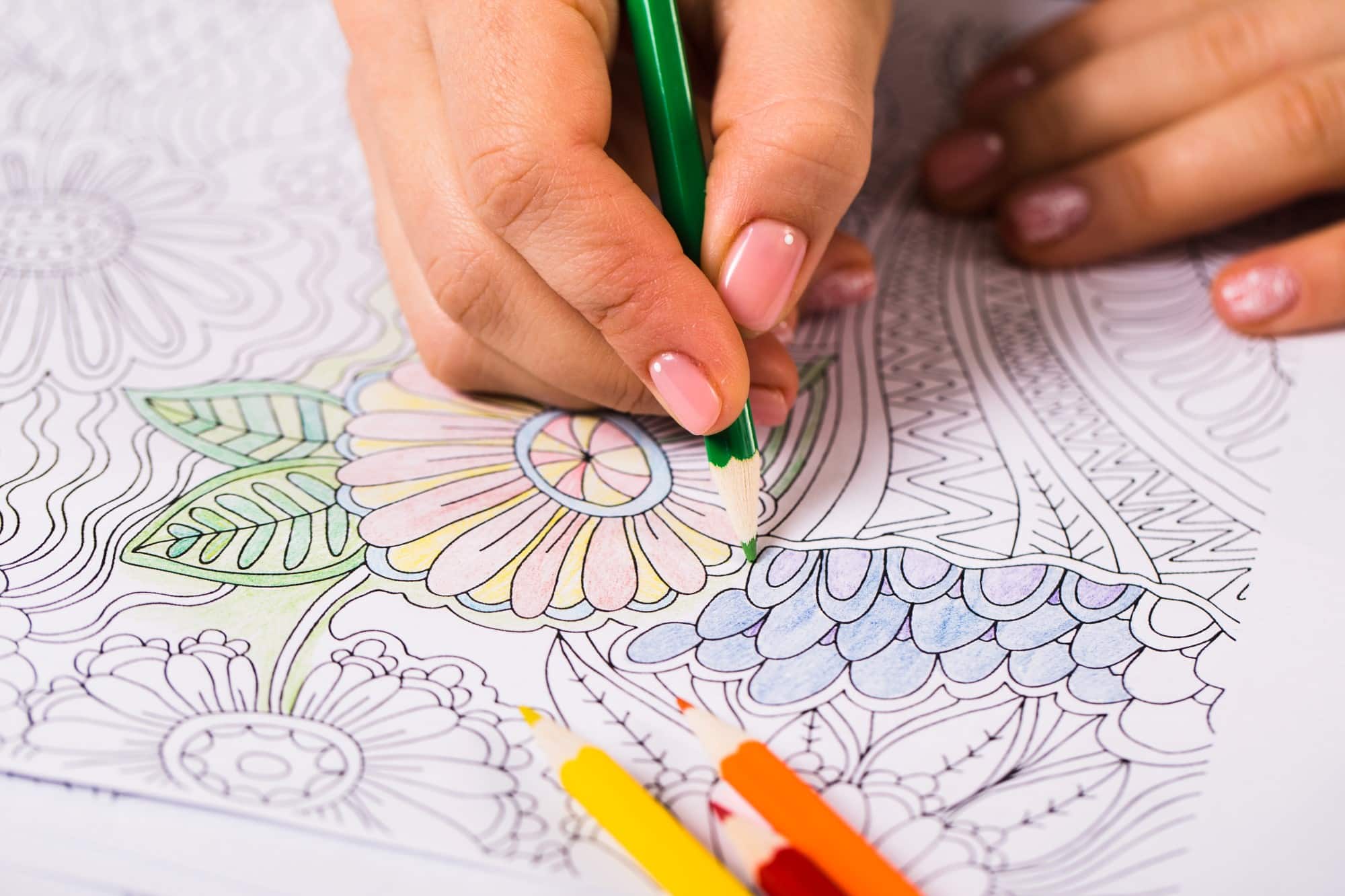 Des couleurs dans le confinement : et si vous vous lanciez dans le coloriage pour adulte ?