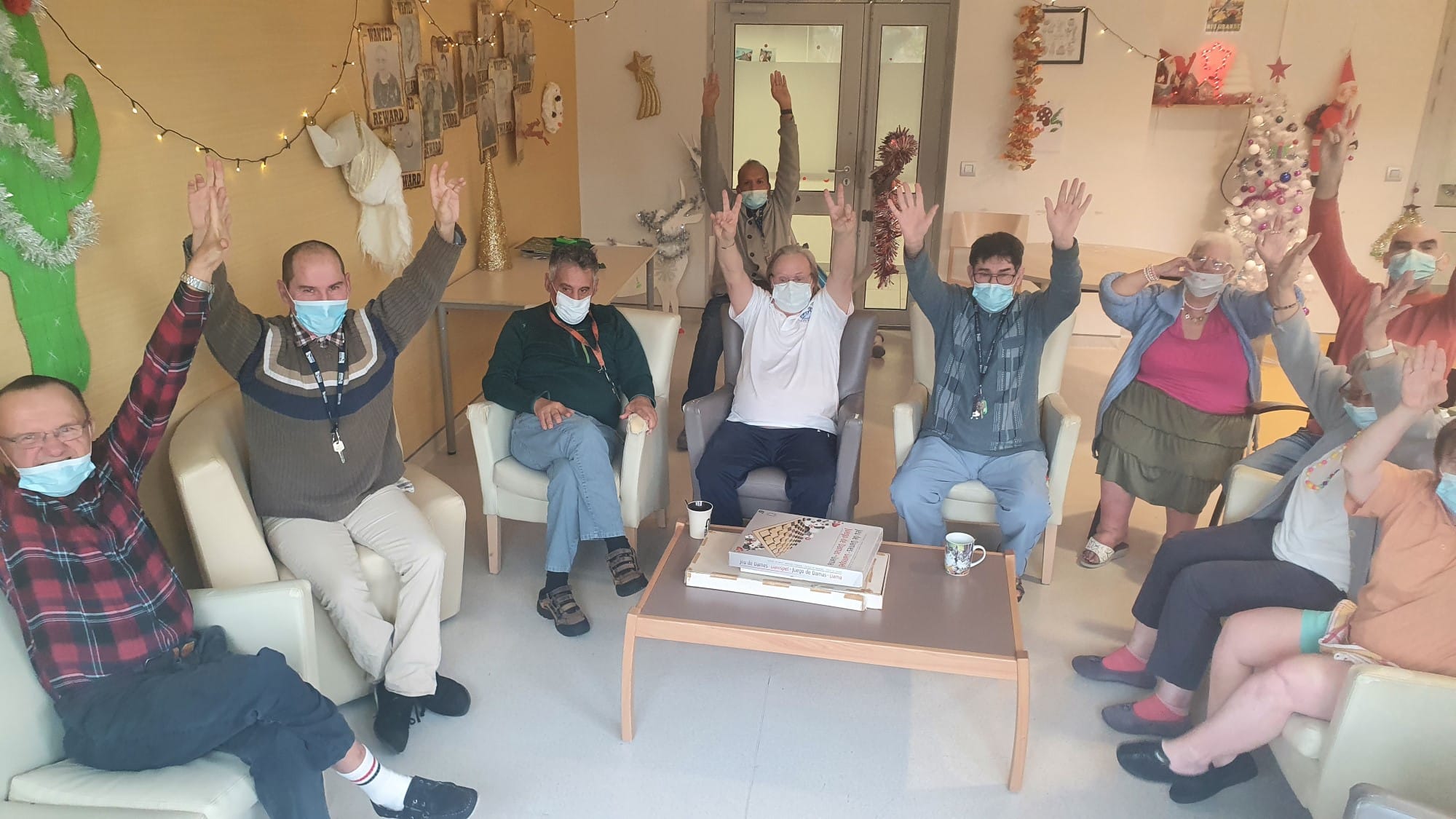 Préparatifs de Noël au foyer de Saint-Michel