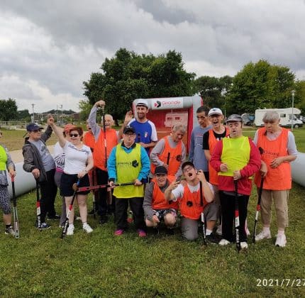 SPORTS & LOISIRS <br> Initiation hockey sur gazon pour le FO-FAM de Gujan-Mestras
