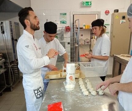 [INSERTION PROFESSIONNELLE] Du pain qui façonne des vocations : les ateliers boulangerie de l’IMPro Pessac Alouette !