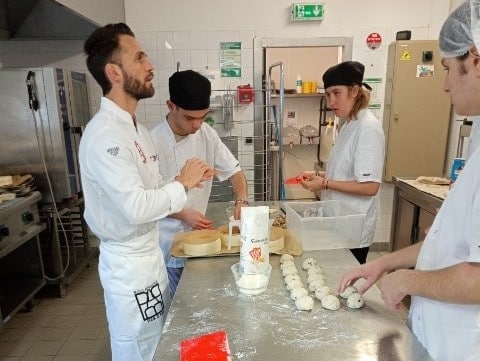 [INSERTION PROFESSIONNELLE] Du pain qui façonne des vocations : les ateliers boulangerie de l’IMPro Pessac Alouette !