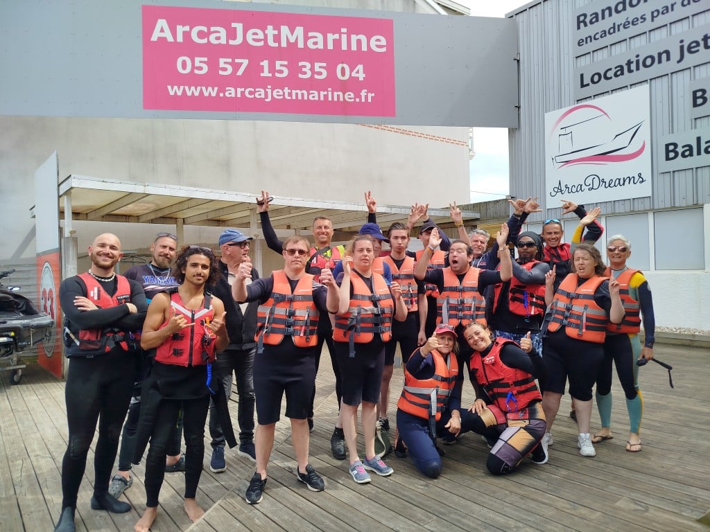 [SPORT ADAPTÉ] Les personnes accompagnées par le foyer de Gujan-Mestras s’essayent au Jet ski