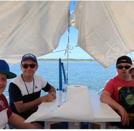 [ACTIVITÉ INCLUSIVE] Journée voile inoubliable pour les résidents du foyer de Martignas-sur-Jalle !